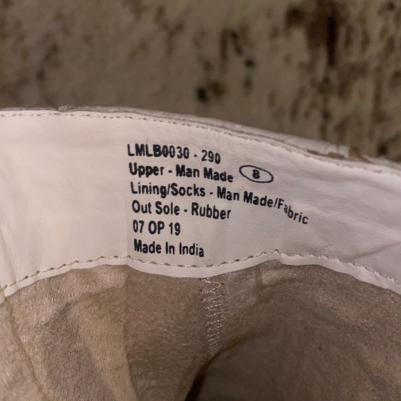 NWOB Light beige snake print booties - Picture 5 of 7